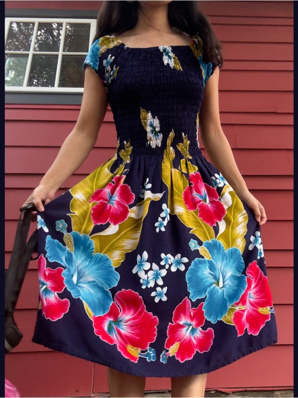 STUNNING Traditional Vintage Hawaiian floral flowy summer island sundress